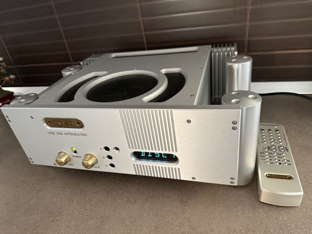 Amplificator high end Chord CPM 3300 2x220w in 8 ohm, cap de serie