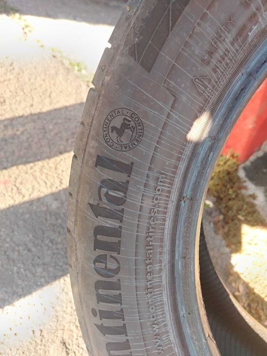 Vând 2 anvelope 235 50 18 vara dot 2019