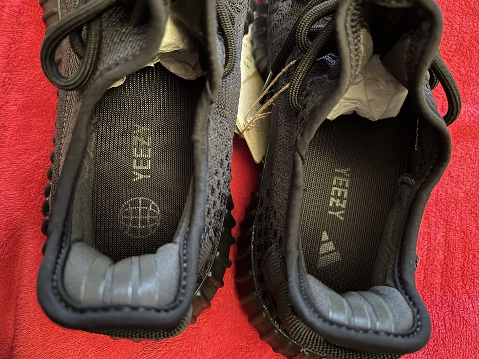 Adidas Yeezy Boost 350 V2 Onyx – Noi, cu etichetă!