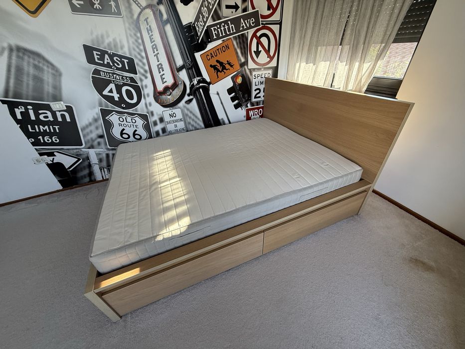 Cadru pat inalt MALM IKEA 160 x 200 cm furnir stejar alb