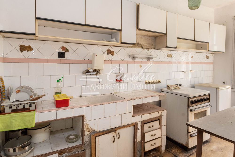 Четиристаен ТУХЛЕН апартамент с ГАРАЖ в  района на Куршун чешма