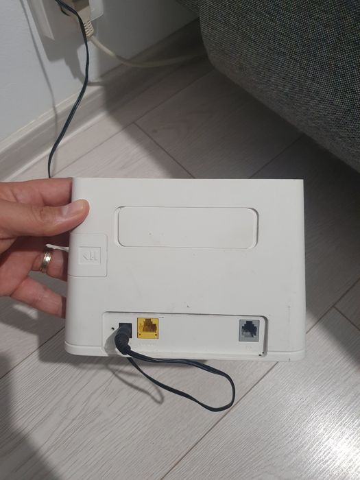 Vând router Huawei LTE