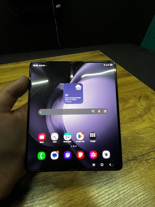 Srochna sotilad Z fold 5 holati yaxshi 256gb 2 sim