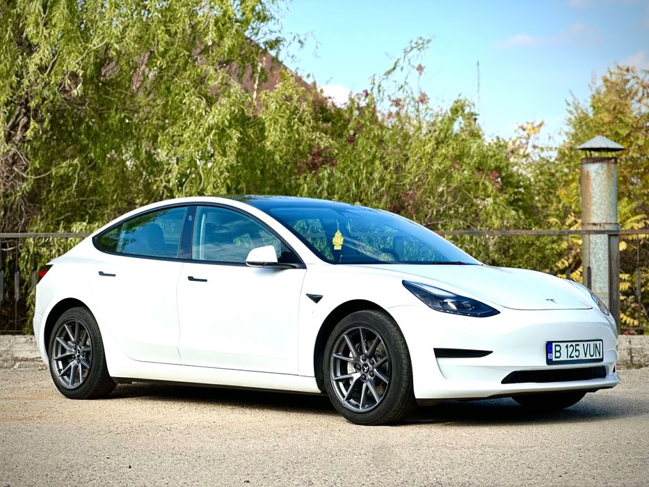 Tesla model 3 2023 Standard Range Plus