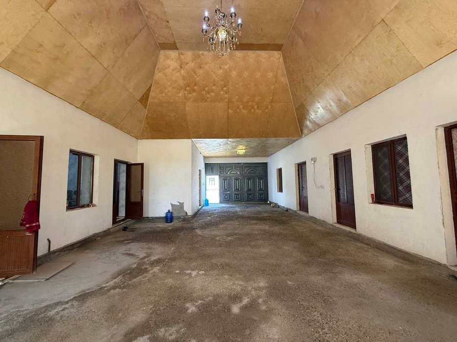 TAYYOR 8 sotiqli hovli sotiladi
