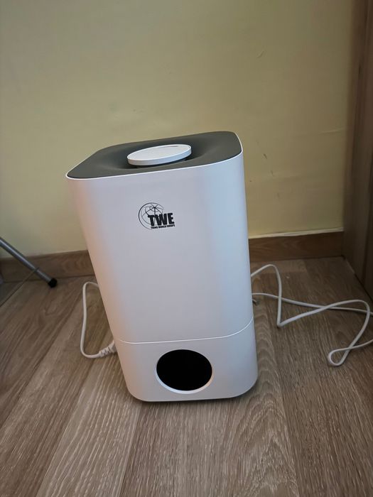 НОВ Пречиствател+овлажнител за въздух .Чисто нов!