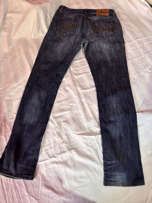 blugi slim fit.