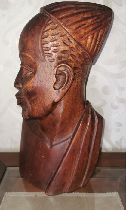 Бюст африканска ръчно резбована статуетка на мъжка глава от абанос !