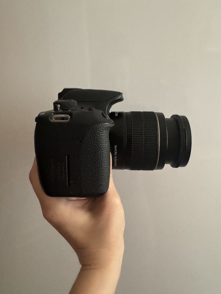 Canon 700d продаю срочно