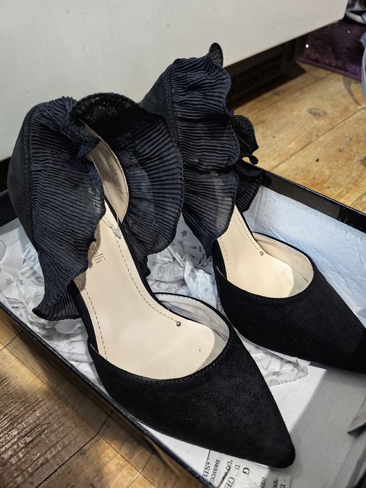 Елегантни обувки с тънък ток