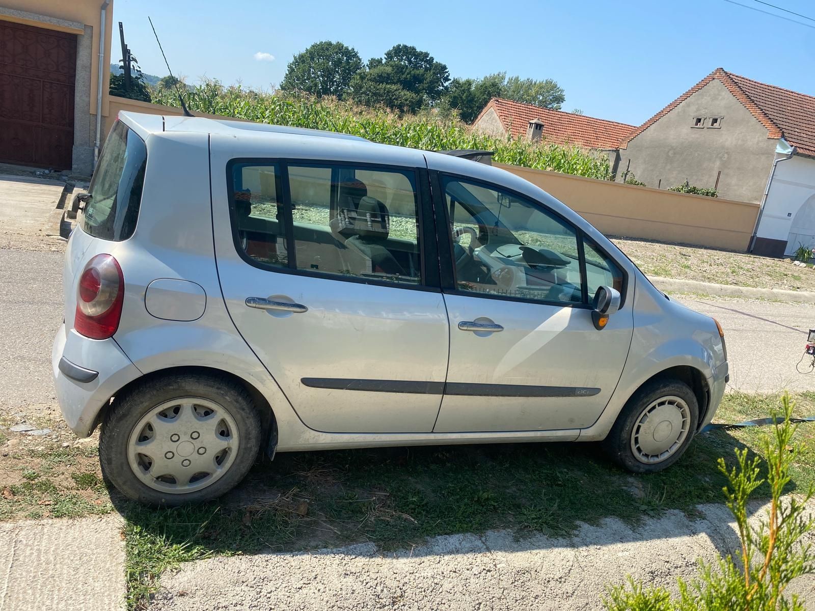 Vând uși renault modus plus multe alte piese