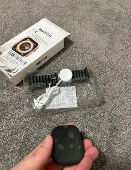 Ceas smartwatch nou negru sau portocaliu