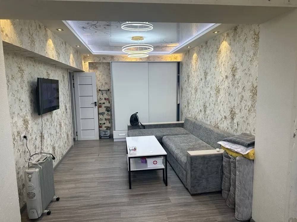 Продаётся Ш. Руставели 2 комнатная Кирпич. Б 2*6.