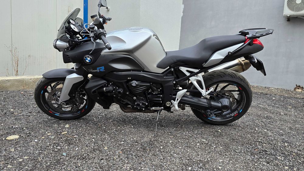 BMW K 1200 R - variante cu enduro/chopper mai scump