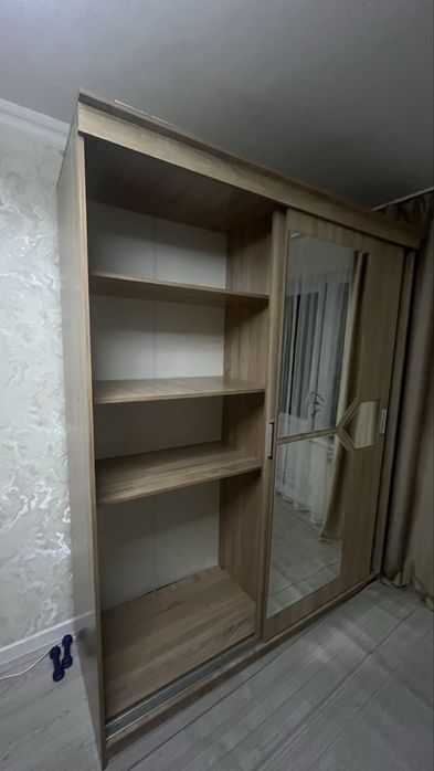 Шкаф для спальни с отличном состоянии