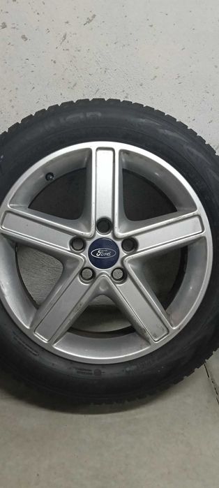 Зимни автомобилни гуми с джанти 205/55/16 за FORD