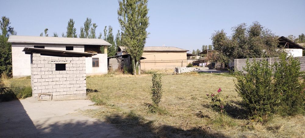 Uy sotiladi srochna Toshkent viloyati Yuqori chirchiq tumani Jumabozor
