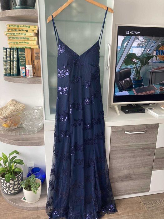 Продавам официална рокля