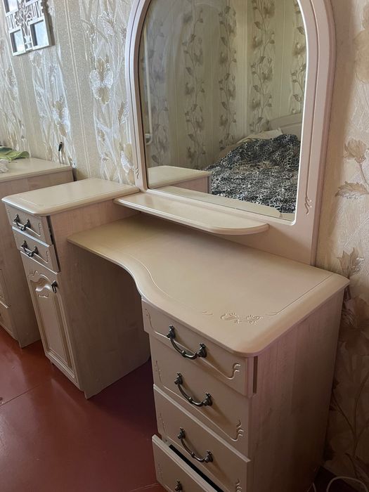 Стол туалетный Россия