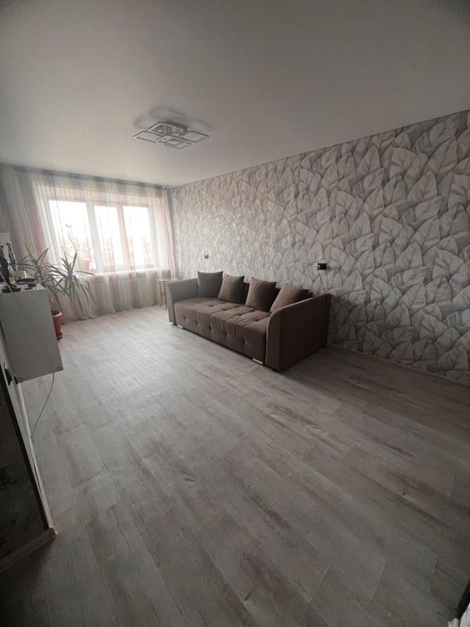 Продам 3-комнатную квартиру по улице 50 лет октября 102