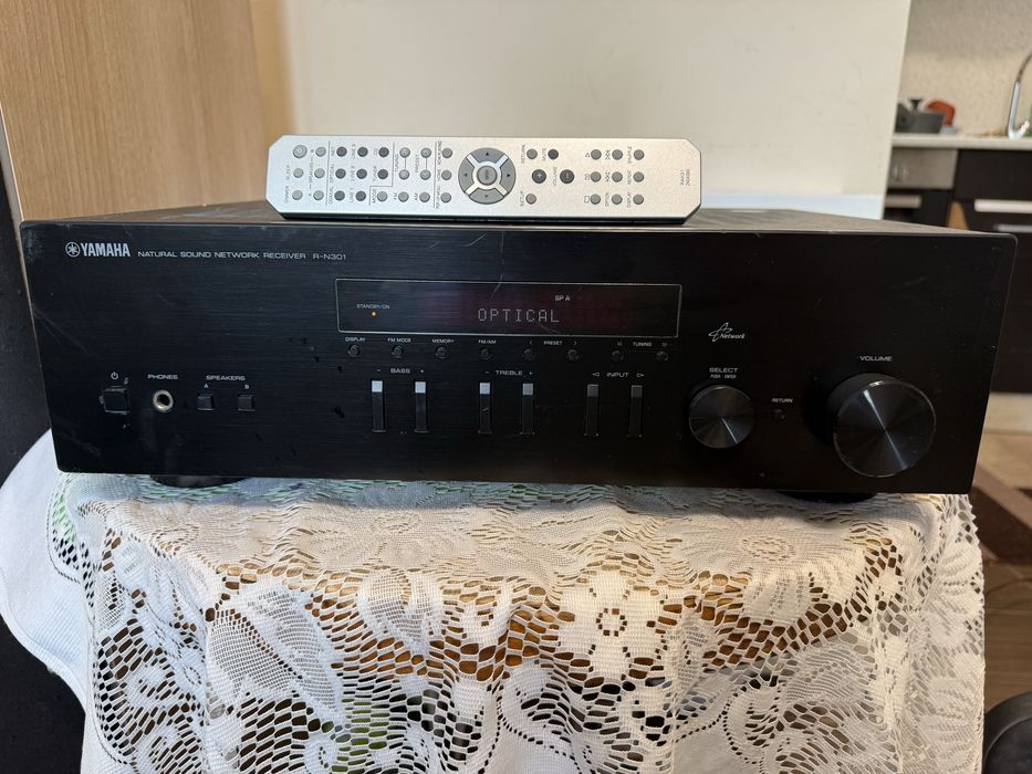 Yamaha R-N301 съерео