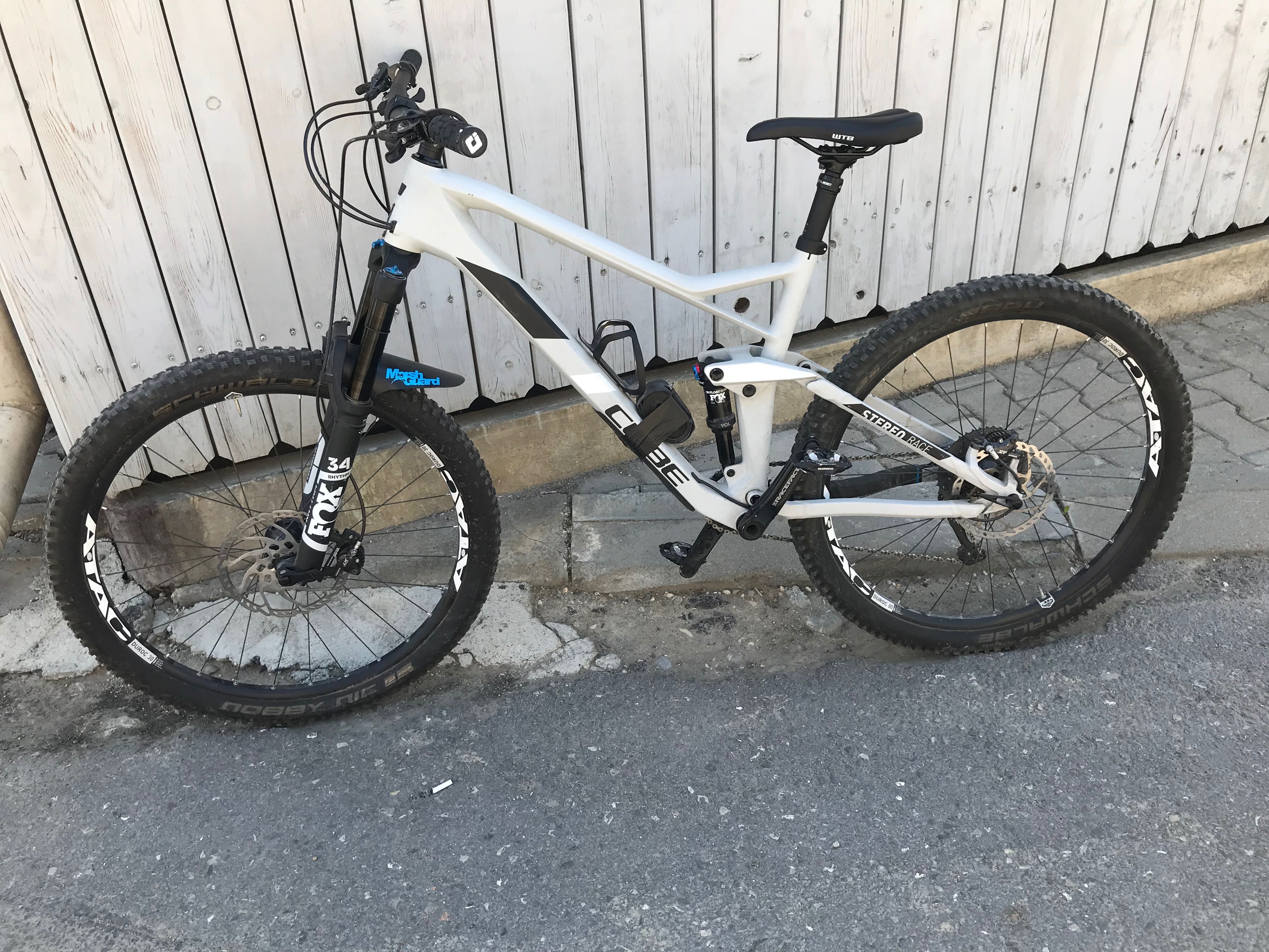 Schimb sau vând bicicleta 2019 Cube Stereo 140 HPC Race,