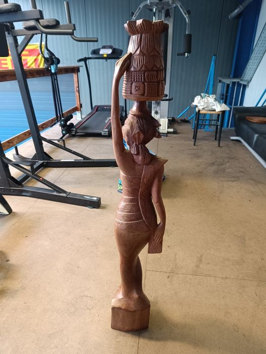 Голяма дървена статуетка от масивно дърво!