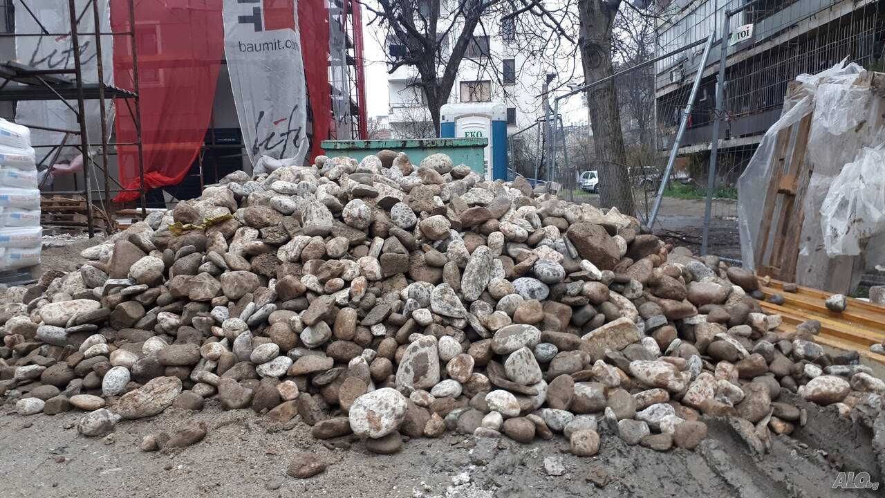 Пясък, чакъл, бетон, филц, извозване на отпадъци, транспорт.