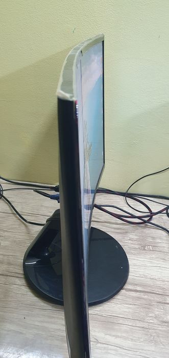 Самсунг 27 диагональ курвед 75грц в хорошем состоянии