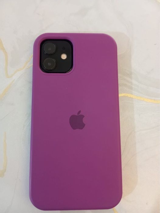 Продам айфон без минусов ремонте не был с каробкой фейс работает 79%