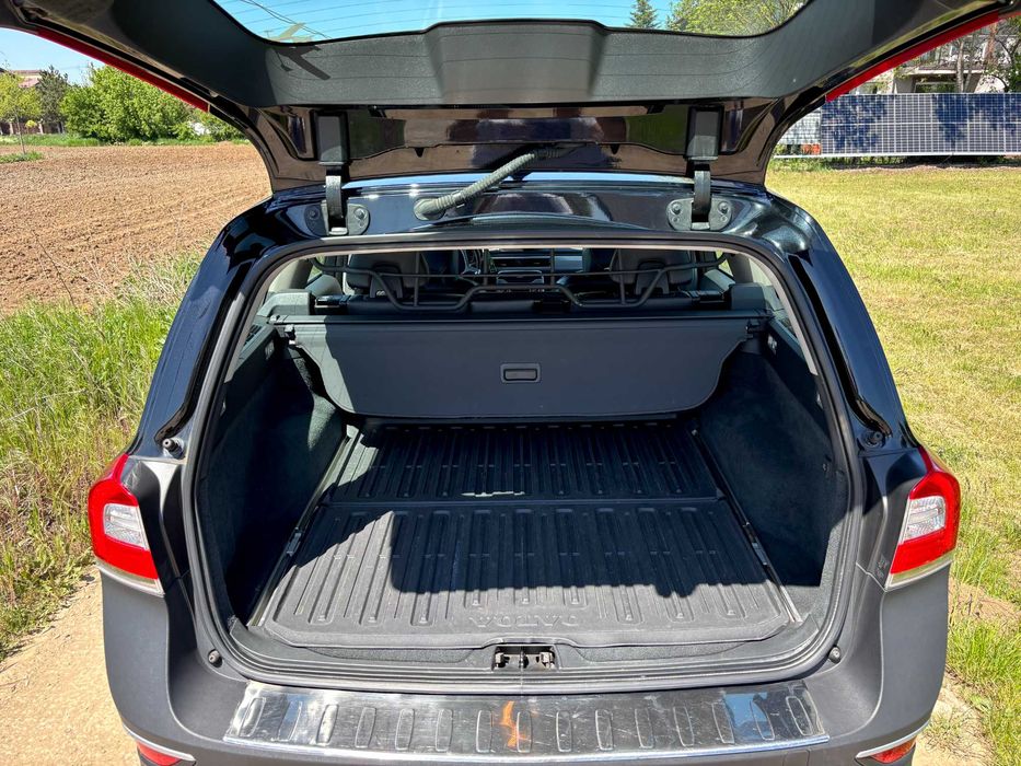 Volvo XC70 Cross-Country, 4x4, motor 2.4l / 5 cilindri, cutie automata