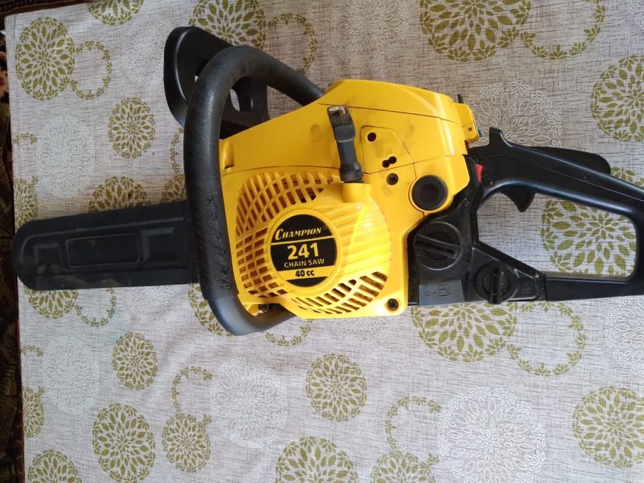 Бензопила CHAMPION , пользовались 1 раз!
