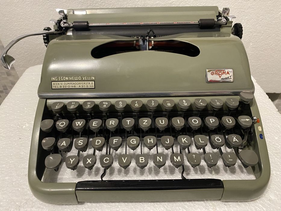 Masina de scris groma T