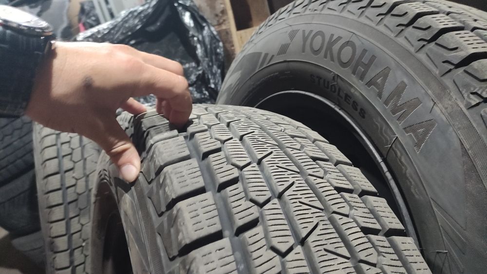 Зимни гуми с джанти Yokohama 215 70 16 за mitsubishi