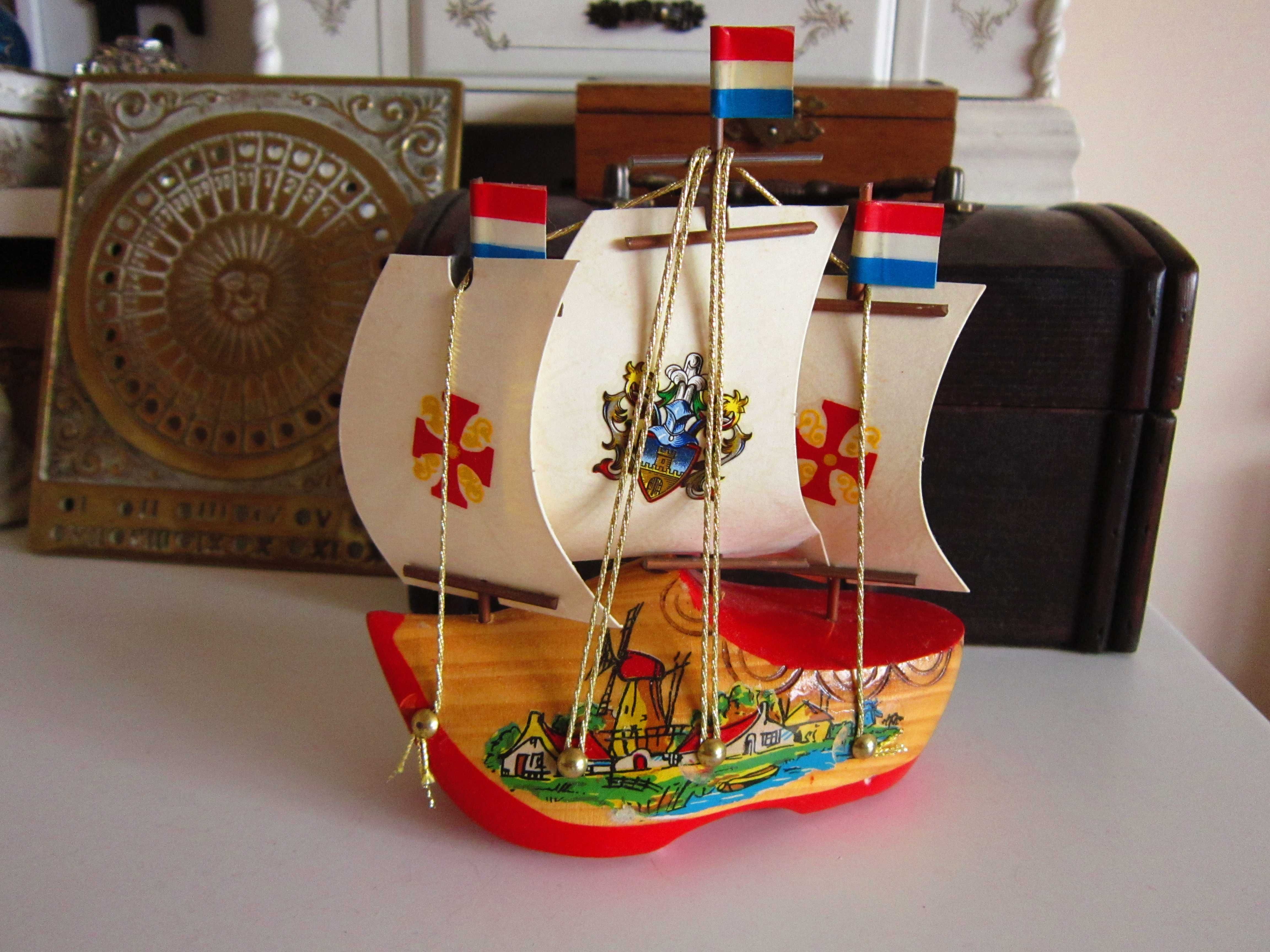 cadou rar Vapor/Corabie decoratiune vintage handmade Olanda anii '80