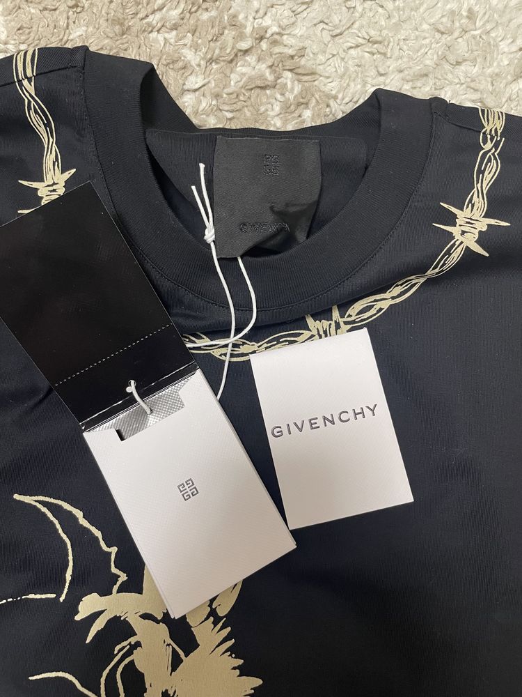 Givenchy gothic tricou