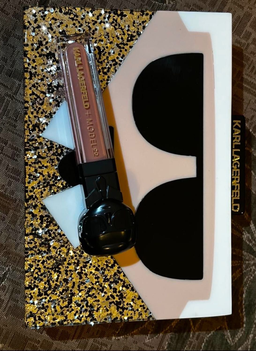 Луксозен Гланц Karl Lagerfeld мат със светлина и огледалце LUX CLASSY