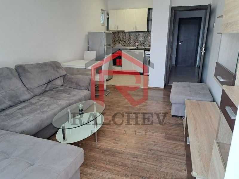 Дава се под наем Тристаен апартамент в Варна, Чайка - 77 кв.м за 561 € - Снимка #1