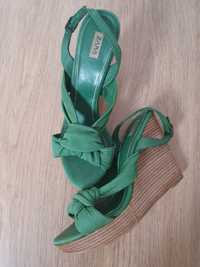 Vând sandale Zara  marimea 38