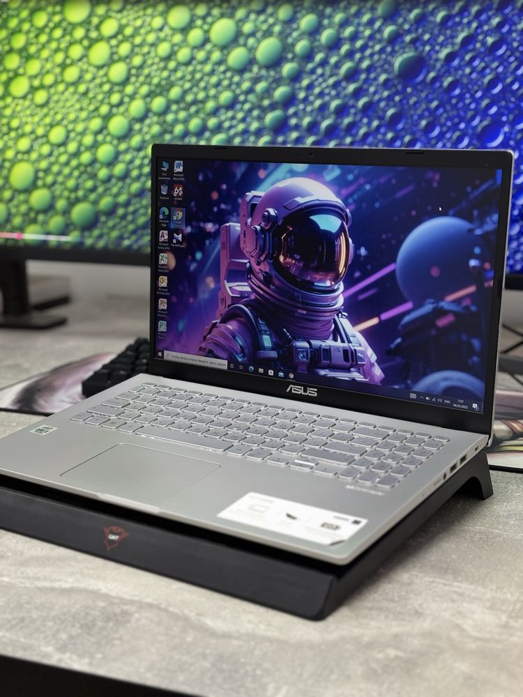 Ноутбук ASUS /core i3-1005G1 /SSD 256/HDD 1TB /Ozy 4/Graphics