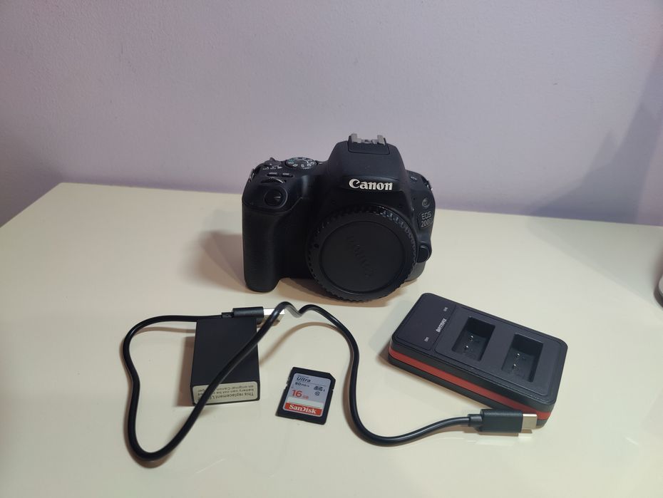 Canon EOS 200D-Aparat foto DSLR