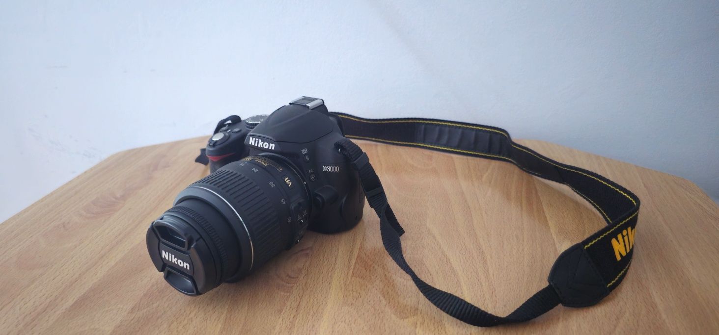 Фотоапарат Nikon D3000 и 8GB SD карта + стойка BENRO A150FP0