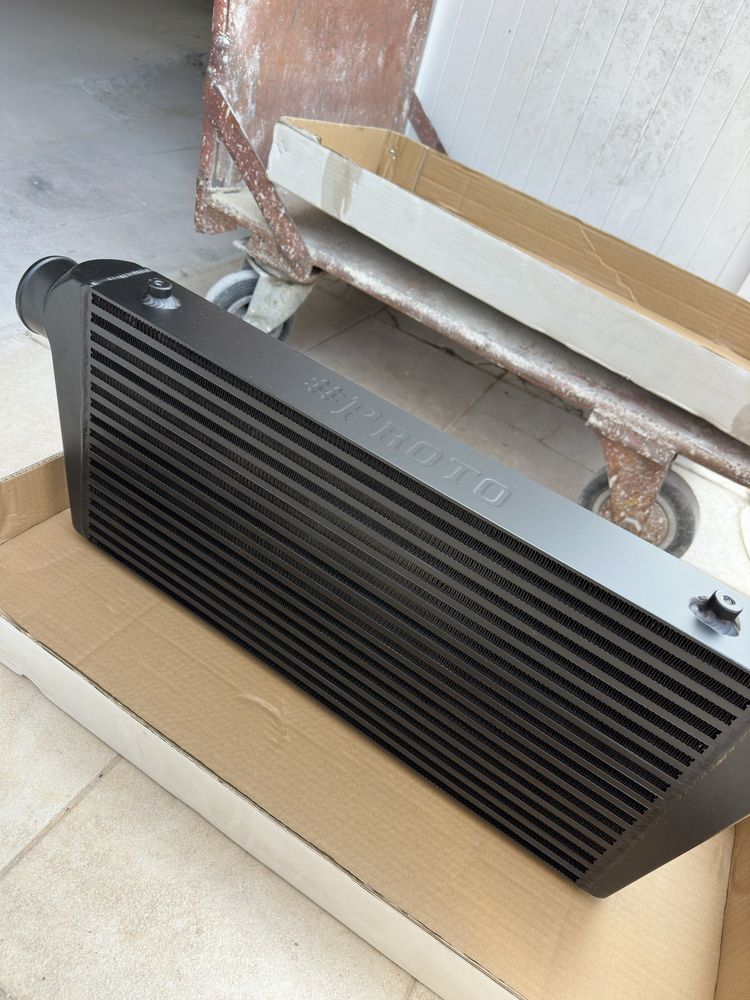 Нов! Черен Интеркулер Proto 600x300x76