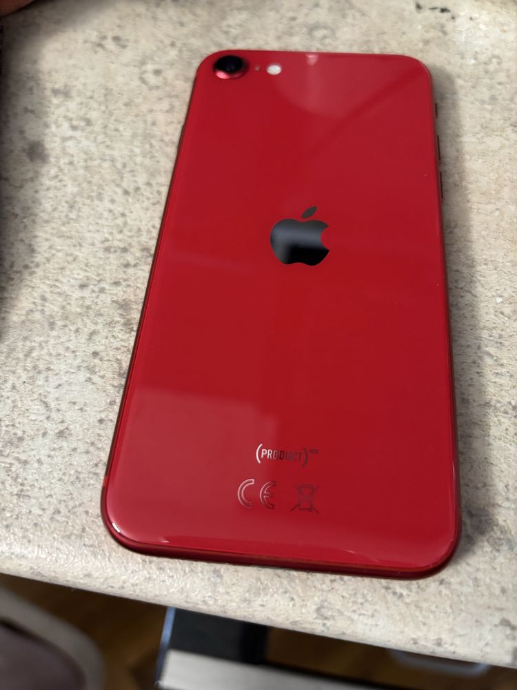 Iphone SE 2020 red / Айфон Се