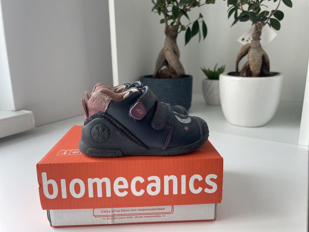 Papuci Biomecanics fetite nr 21
