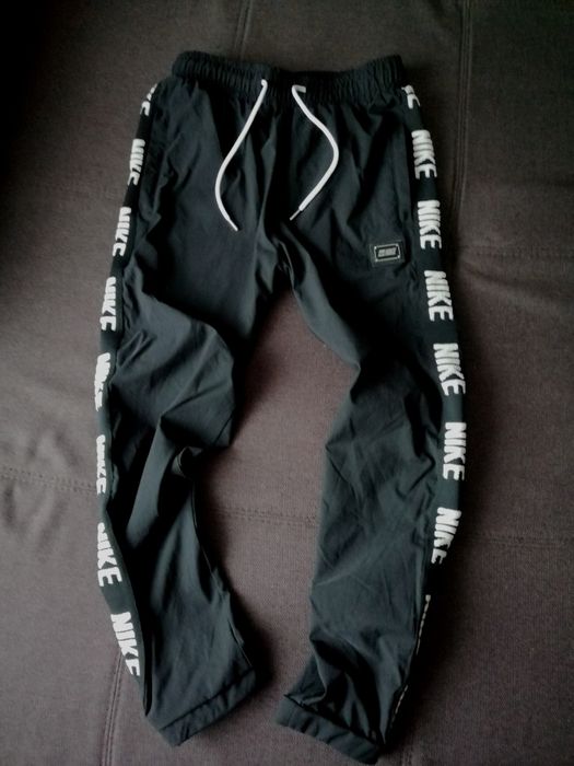 Pantaloni Nike bărbați