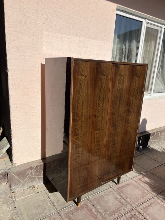 Продам шифонер 2 дверный