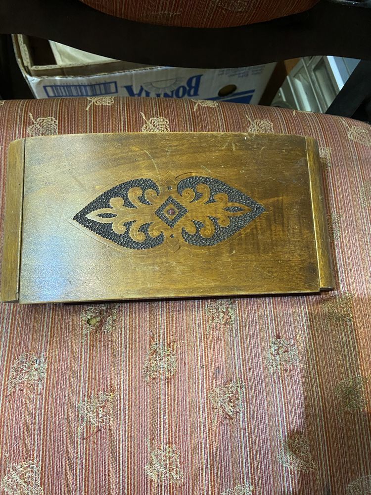 стара българска дървена кутия за бижута