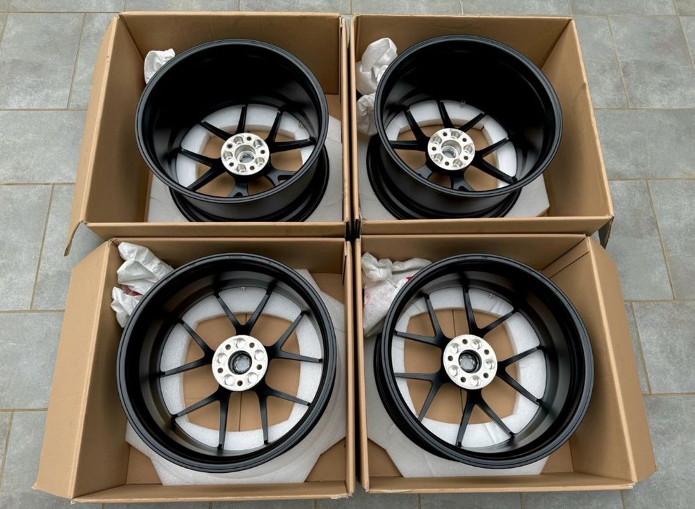 Ferrari Portofino джанти 20 цола BBS