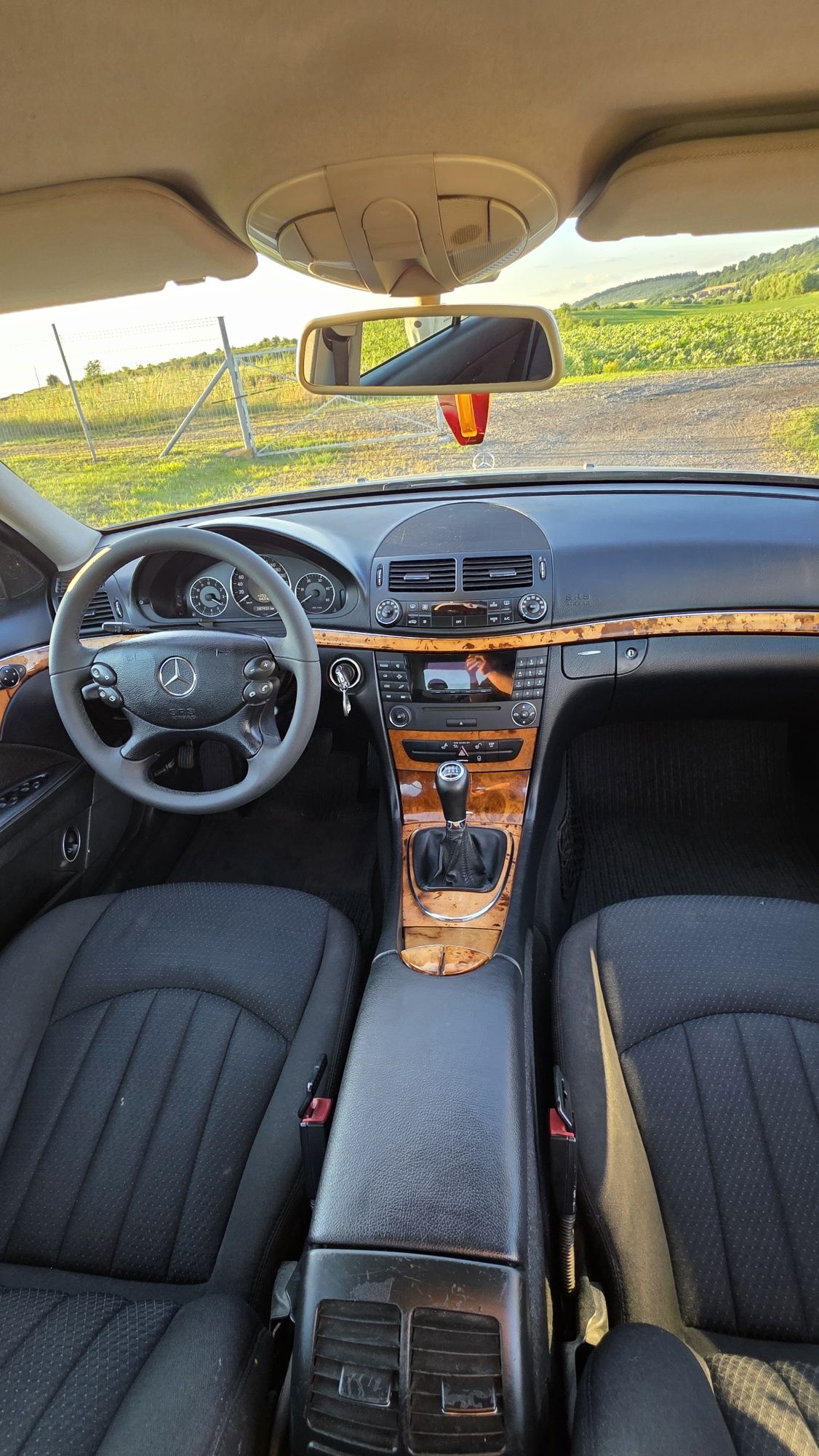 Mercedes benz e280 w211